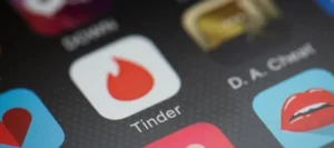 Read more about the article TINDER SCAMS ALERT!